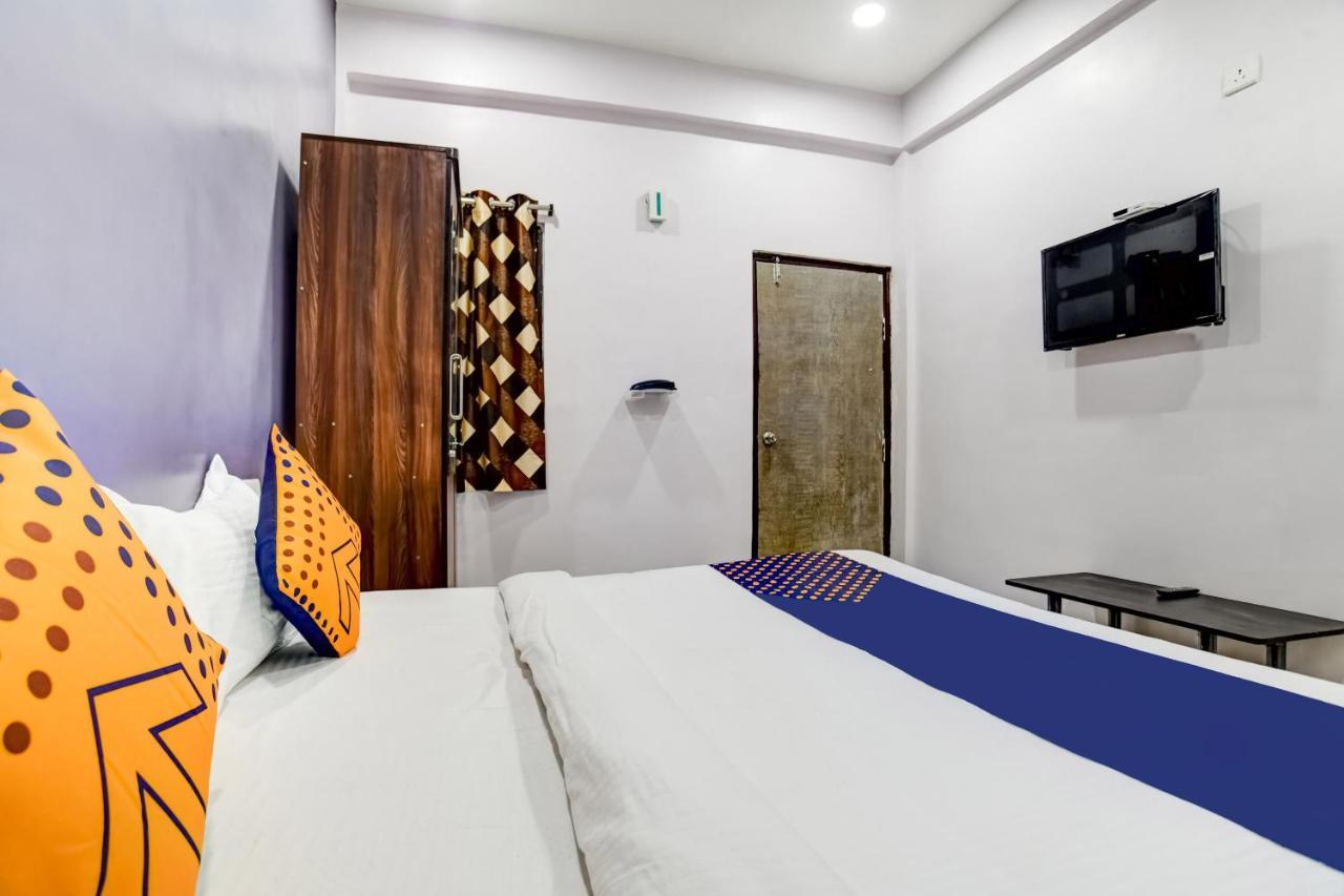 إندور Spot On 76764 Hotel Lux المظهر الخارجي الصورة
